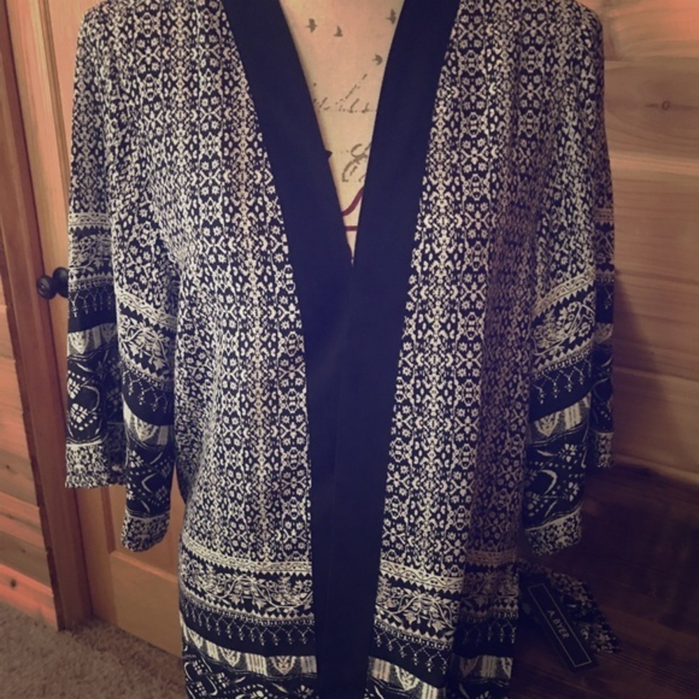 NWT A.BYER Black White Print Kimono Small